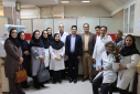 تجلیل معاون درمان دانشگاه علوم پزشکی اراک از کارکنان حوزه علوم آزمایشگاهی